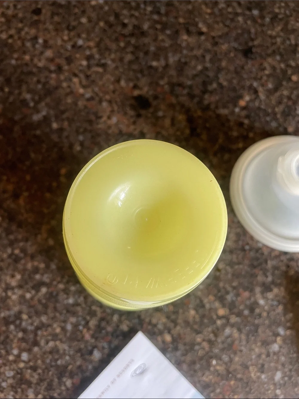 Vintage Tupperware Quick Shake Shaker #844 16 oz yellow w clear lid